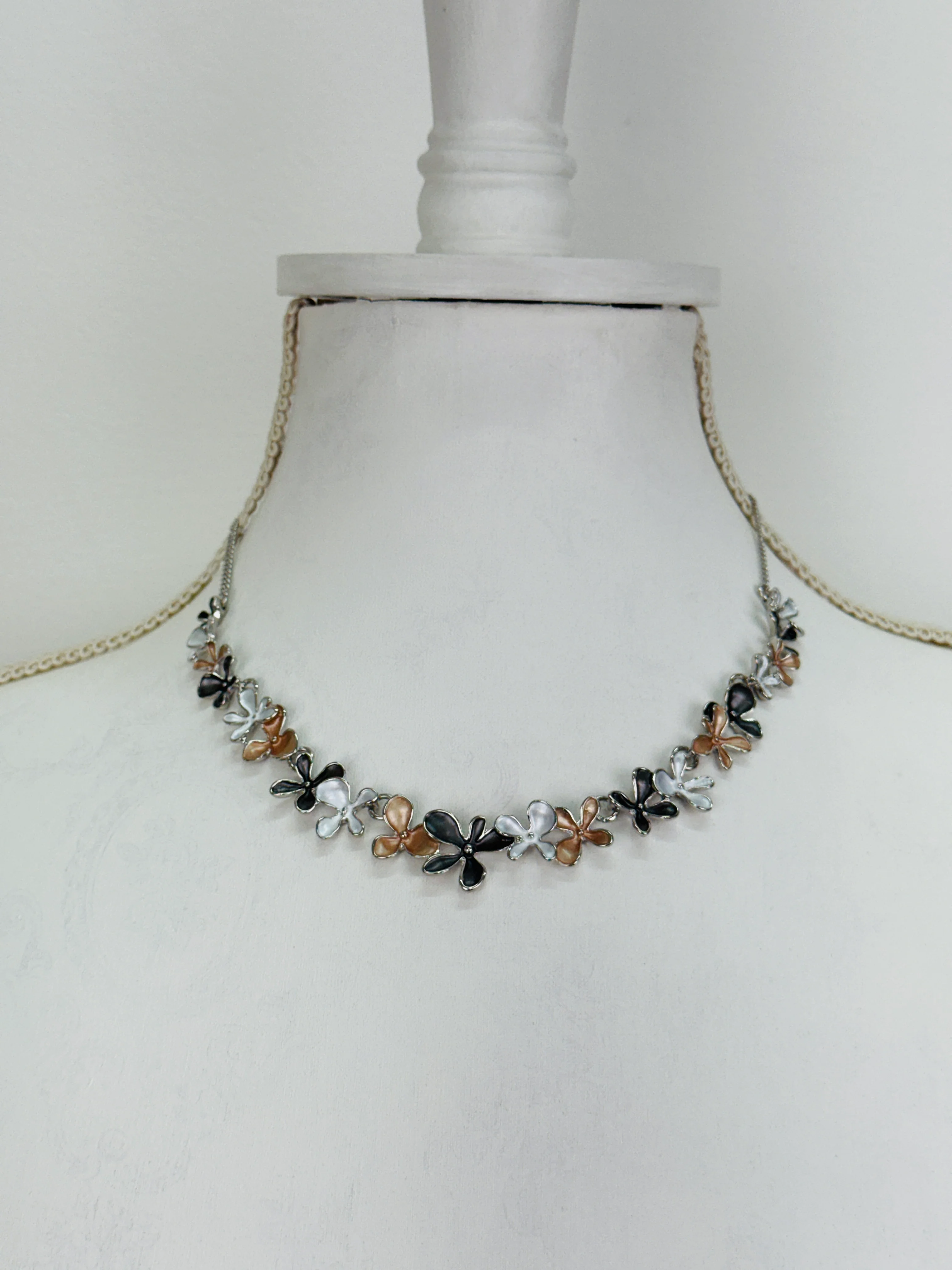 Arche Necklace - Image 3